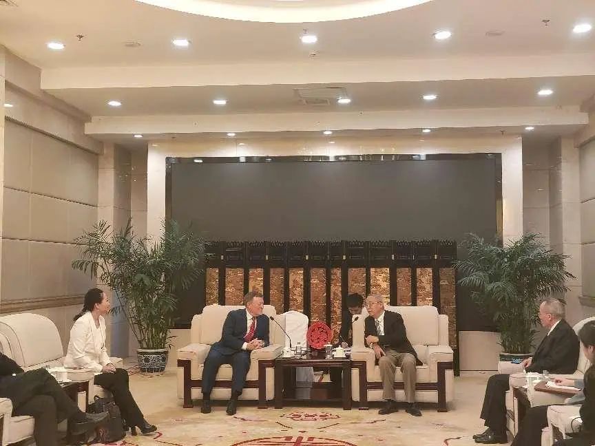 1711759344885872.jpeg 中国国际交流协会副会长艾平在京会见爱德友人-1.jpeg