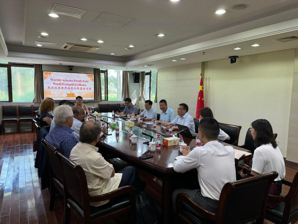 1724124604958701.jpg WEA代表团访问金陵协和神学院.jpg