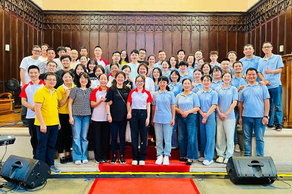 1724895207410323.jpg 在独墅湖堂合影留念.jpg