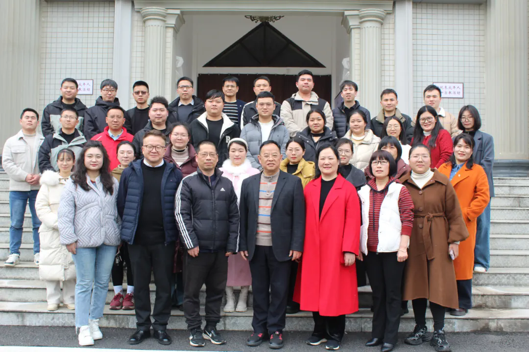 1743413796730790.png 合影1.webp.png