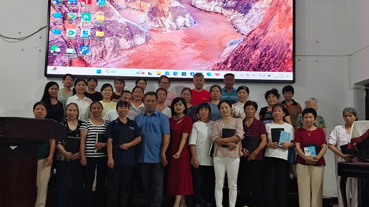 1750645174601351.jpg 合影.jpg