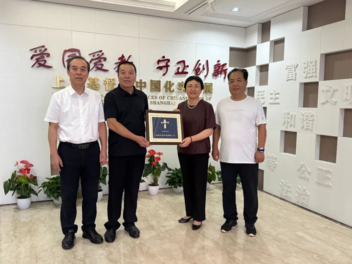 1756696963917100.jpg 互赠礼物.jpg