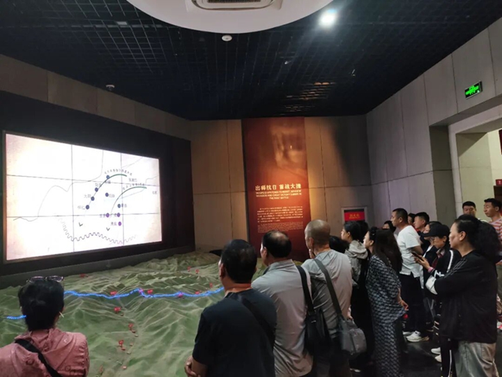 1756955850365261.jpg 参观中.jpg