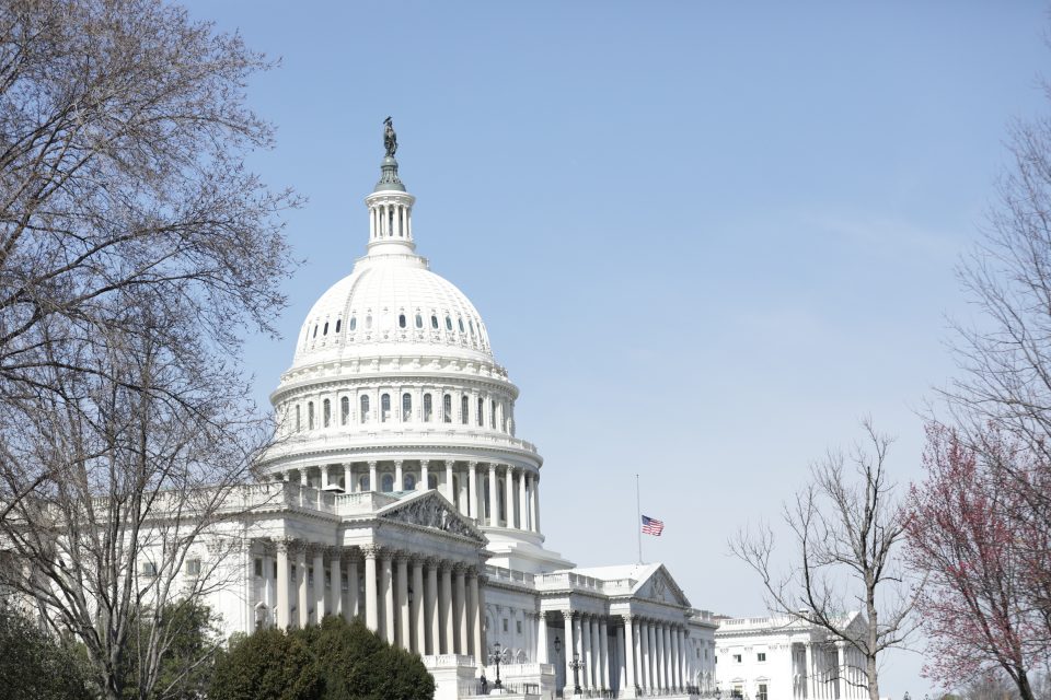 降半旗.jpg 降半旗.jpg