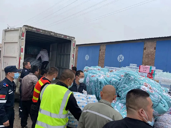 1634262788416427.jpg 物资已经抵达北桥头村.jpg