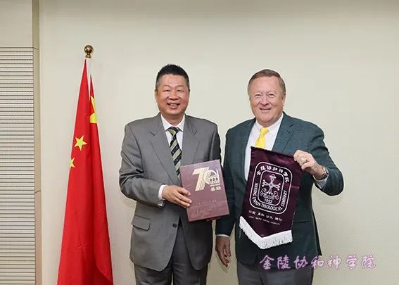 1684909988543837.jpg 美国亚洲通国际咨询机构访问金陵协和神学院-2.jpg