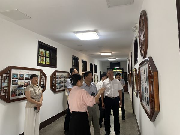 1693185136976548.jpg 《中国宗教》杂志社社长刘金光一行调研苏州使徒堂.jpg