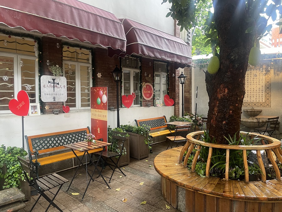 1719393778474957.jpg 教堂一角.JPG