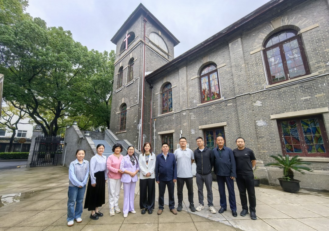 1729146923803809.jpg 合影1_副本.jpg